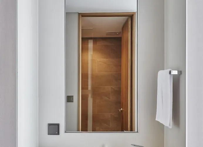 Hotel In 9 4*